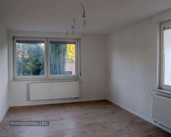 Immobilie in Bitz - Modernisiertes Mehrfamilienhaus mit 3 Wohneinheiten, 4 Garagen und attraktiver Renditechance - Bild 3