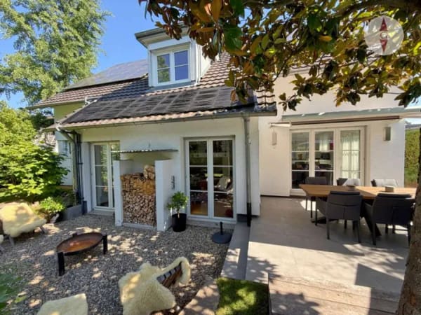 Immobilie in Ottersweier - Energetisch bestens ausgestattetes Einfamilienhaus. Ca. 220 m² Wohnfläche. Außenpool. Doppel-Carport - Bild 2