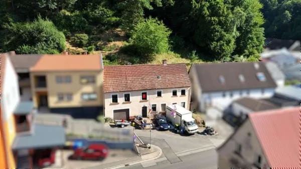 Immobilie in Pirmasens - +++Einfamilienhaus mit großem Naturgrundstück – Ideal für handwerklich Begabte+++ - Bild 1
