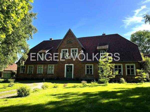 Immobilie in Dummerstorf - Historisches Pfarrhaus mit besonderem Charakter und Potenzial für Wohnen, Arbeiten & Vermietung - Bild 1