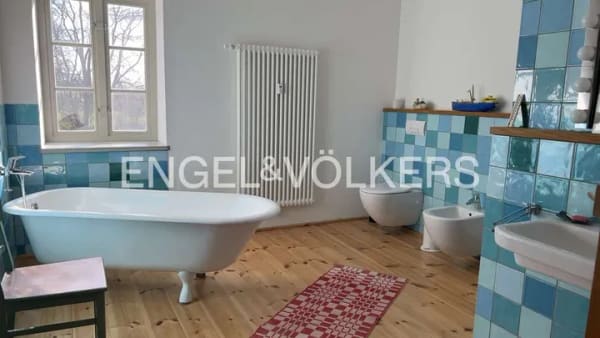 Immobilie in Dummerstorf - Historisches Pfarrhaus mit besonderem Charakter und Potenzial für Wohnen, Arbeiten & Vermietung - Bild 2