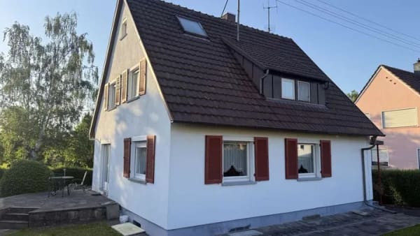 Immobilie in Vellberg - Freistehendes Einfamilienhaus mit großem Grundstück und viel Platz für die ganze Familie - Bild 1