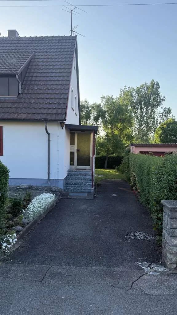 Immobilie in Vellberg - Freistehendes Einfamilienhaus mit großem Grundstück und viel Platz für die ganze Familie - Bild 2