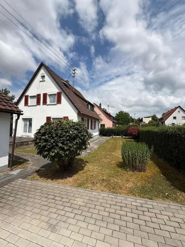 Immobilie in Vellberg - Freistehendes Einfamilienhaus mit großem Grundstück und viel Platz für die ganze Familie - Bild 3