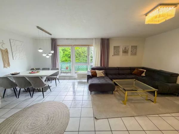 Immobilie in Übach-Palenberg - 3-Zimmer-Wohnung im 1.Obergeschoss mit Balkon, Blick ins Grüne und Außenstellplatz in Boscheln - Bild 1
