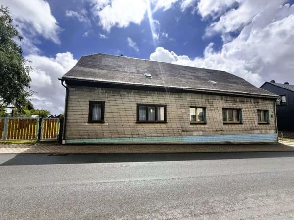 Immobilie in Großbreitenbach - Einfamilienhaus mit traumhaftem Grundstück direkt am Rennsteig–ein Paradies für Naturliebhaber - Bild 2