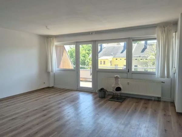 Immobilie in Limbach-Oberfrohna - Sonnige DG-Wohnung sofort beziehbar... - Bild 2