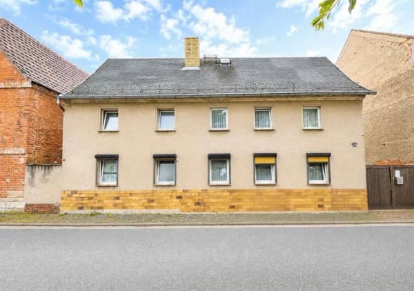 Immobilie in Pegau - Einfamilienhaus mit Ausbaupotenzial, Nebengelasse & Garage in Wiederau - Pegau/ Zwenkau zu verkaufen - Bild 0