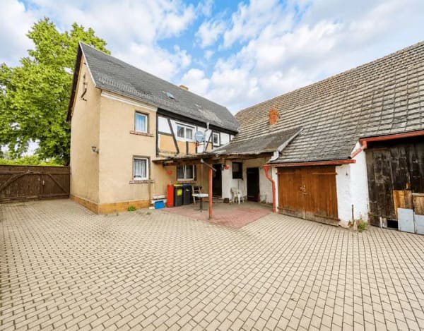 Immobilie in Pegau - Einfamilienhaus mit Ausbaupotenzial, Nebengelasse & Garage in Wiederau - Pegau/ Zwenkau zu verkaufen - Bild 1