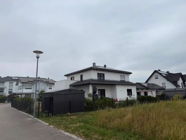 Immobilie in Untermeitingen - Untermeitingen: 2021 - Familienfreundliches Haus mit Balkon und großzügiger Terrasse - Bild 1