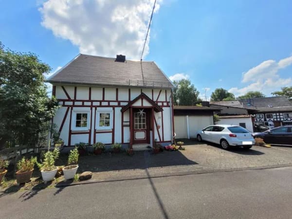 Immobilie in Langenhahn - Wohnen wie im Märchen! Top gepflegtes Fachwerkhaus in Langenhahn OT - Bild 1