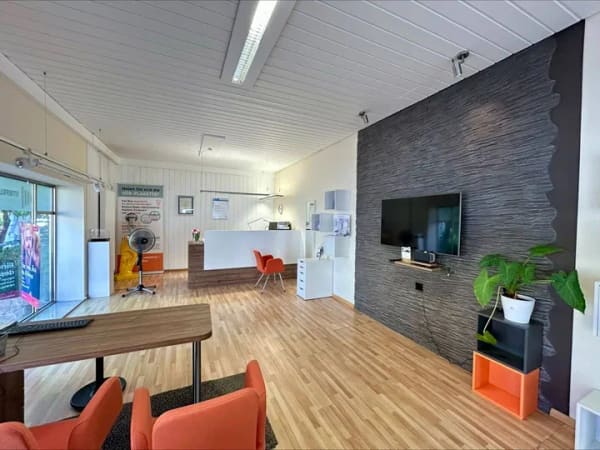 Immobilie in Öhringen - Wohn- und Geschäftshaus mit Gewerbefläche und Wohnungen in zentraler Lage in Öhringen - Bild 1