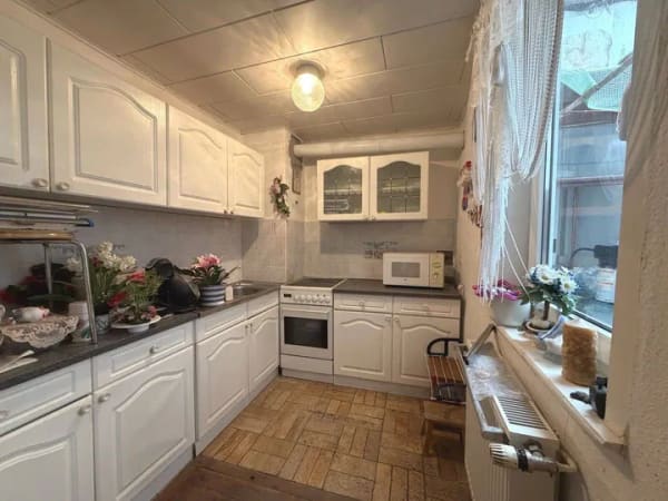 Immobilie in Unstrut-Hainich - Gemütliches Reihenmittelhaus mit Dachterrasse und überdachtem Innenhof - Bild 2