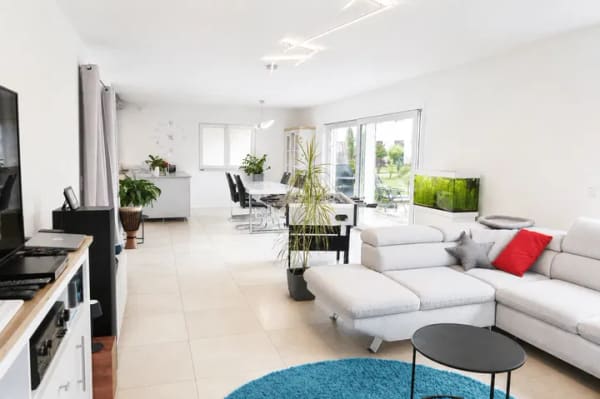 Immobilie in Sünching - Modernes Familienhaus mit über 190 m² Wohnfläche, Wohnkeller und Energieklasse A+ - Bild 0