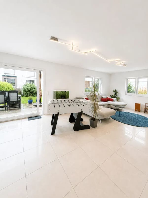 Immobilie in Sünching - Modernes Familienhaus mit über 190 m² Wohnfläche, Wohnkeller und Energieklasse A+ - Bild 4