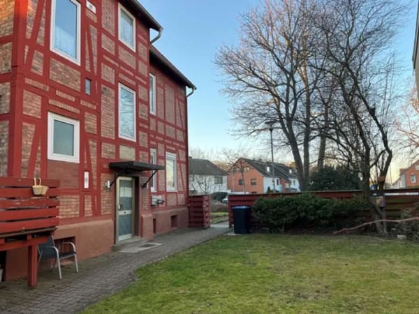 Immobilie in Wolfenbüttel - Gepflegtes, zentral gelegenes  Mehrfamilienhaus mit 6 Wohneinheiten, 2 Garagen  und Garten - Bild 1