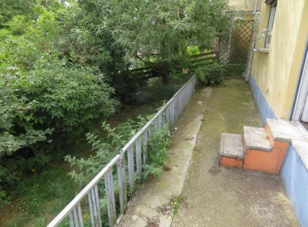 Immobilie in Bischberg - BISCHBERG ÄLTERES HAUS ZUM KOMPLETT-RENOVIEREN AUF 183m2 GRUND FÜR 185.000,-EURO - Bild 3