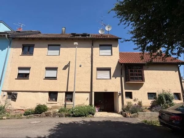Immobilie in Leutenbach - Ihre Kapitalanlage? Attraktive 2-Zimmer-Dachgeschosswohnung in Nellmersbach! - Bild 1