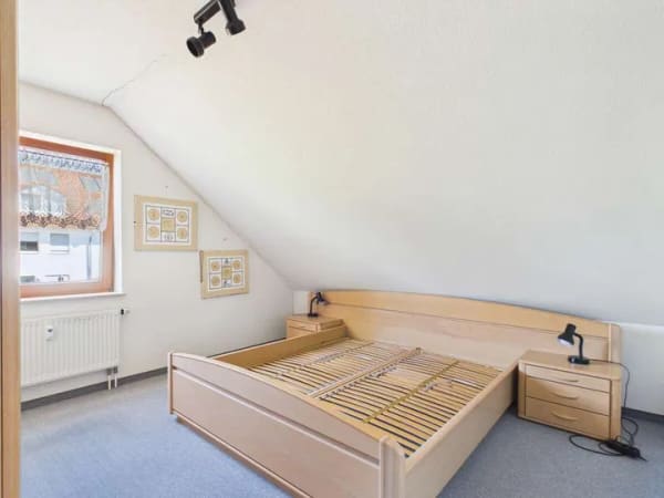 Immobilie in Zimmern ob Rottweil - 4-Zimmer-Dachgeschosswohnung mit Stellplatz und Gestaltungsspielraum - Bild 4