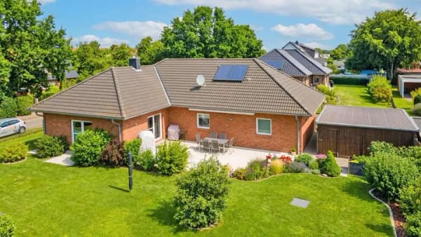 Immobilie in Krüzen - Moderner Bungalow mit viel Platz und großem Grundstück zum Kauf in Krüzen  - Wentzel Dr. - Bild 4