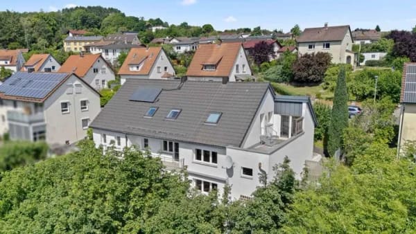 Immobilie in Untersteinach - Panoramatraum! Modernisiertes ZFH mit ELW in ruhiger Lage in Untersteinach (Kulmbach) - Bild 1