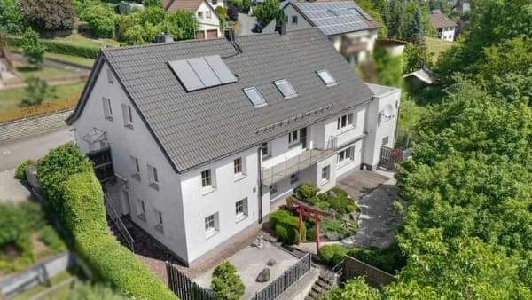 Immobilie in Untersteinach - Panoramatraum! Modernisiertes ZFH mit ELW in ruhiger Lage in Untersteinach (Kulmbach) - Bild 2