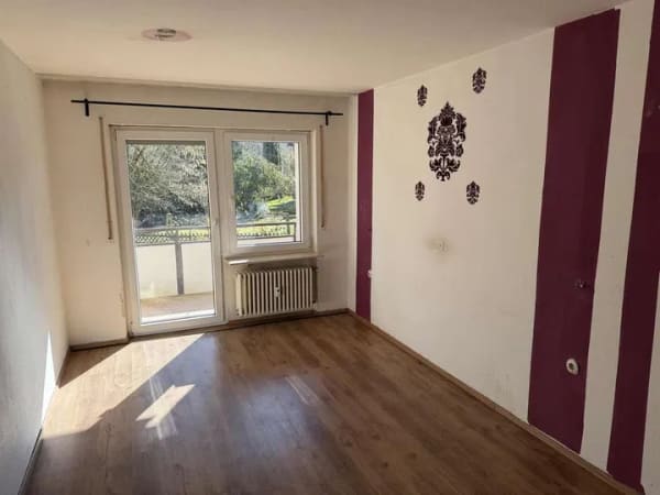 Immobilie in Murrhardt - Sofort frei und bereit für Ihre persönlichen Renovierungen - Bild 3