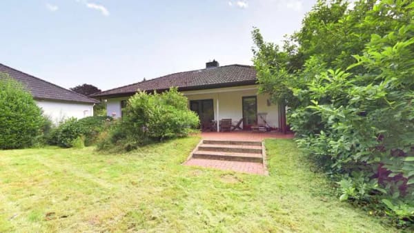 Immobilie in Großensee - Bungalow mit Vollkeller und Doppelgarage - Bild 1