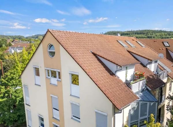 Immobilie in Uhldingen-Mühlhofen - großzügige 4-Zimmer-Maisonette-Wohnung
mit kleiner Loggia und Lift - Bild 0