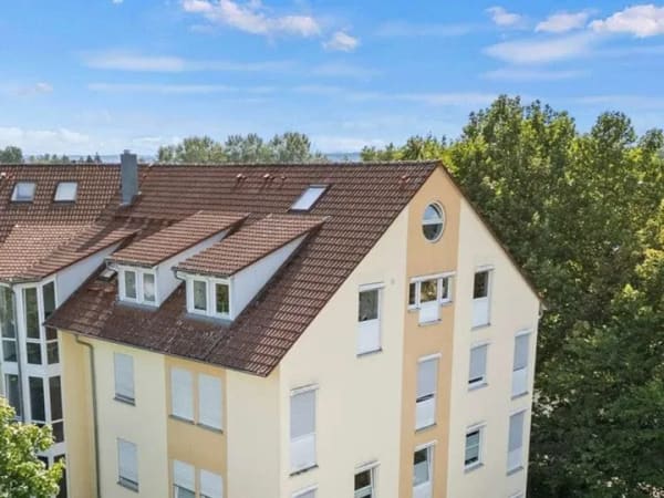 Immobilie in Uhldingen-Mühlhofen - großzügige 4-Zimmer-Maisonette-Wohnung
mit kleiner Loggia und Lift - Bild 1