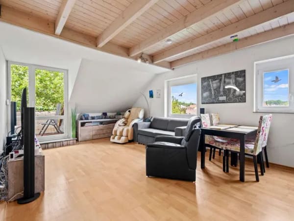 Immobilie in Uhldingen-Mühlhofen - großzügige 4-Zimmer-Maisonette-Wohnung
mit kleiner Loggia und Lift - Bild 3