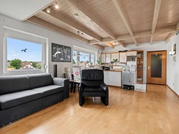 Immobilie in Uhldingen-Mühlhofen - großzügige 4-Zimmer-Maisonette-Wohnung
mit kleiner Loggia und Lift - Bild 4