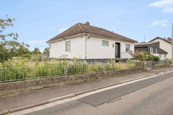 Immobilie in Hungen - Wohnen, wo andere ihre Freizeit verbringen-Einfamilienhaus mit großem Grundstück in Feldrandlage - Bild 2