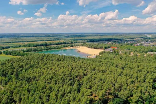 Immobilie in Sassenburg - Anwesen in Stüde | Bernsteinsee fußläufig | 2.047 m² Grundstück | Drei Garagen | Nebengebäude - Bild 2