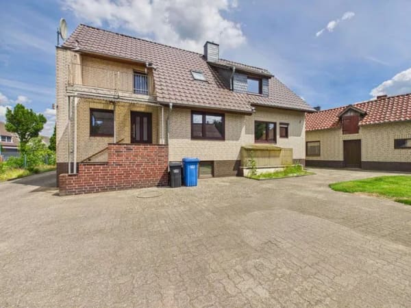 Immobilie in Sassenburg - Anwesen in Stüde | Bernsteinsee fußläufig | 2.047 m² Grundstück | Drei Garagen | Nebengebäude - Bild 3