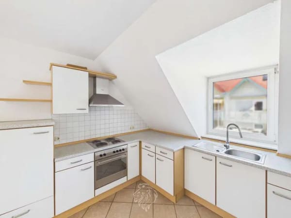Immobilie in Wiesentheid - Großzügige Obergeschosswohnung mit Balkon, Gartenanteil & Ausbaureserve im Dachgeschoss - Bild 3