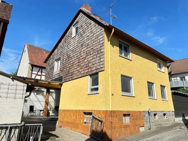 Immobilie in Reiskirchen - Platz, Platz, Platz! Einfamilienhaus mit div. Nebengebäuden, Scheune und Kfz-Hebebühne! - Bild 0