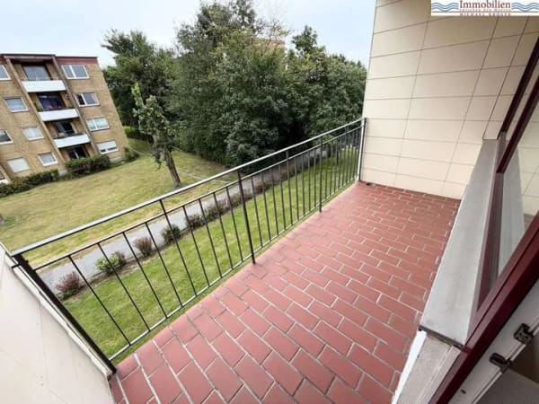 Immobilie in Husum - Helle 2-Zimmer-Wohnung mit Balkon – Perfekte Eigentumswohnung für Eigennutzer oder Kapitalanleger - Bild 2