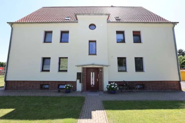 Immobilie in Edemissen - Charmante 3-Zimmer-Wohnung mit Gartenanteil und Garage in ruhiger Lage von Edemissen - Bild 0