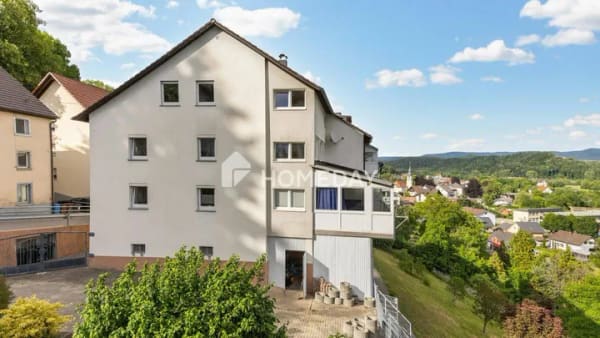 Immobilie in Stühlingen - Panoramablick über das Tal: Ihr neues Generationenhaus mit PV & starker Rendite - Bild 0