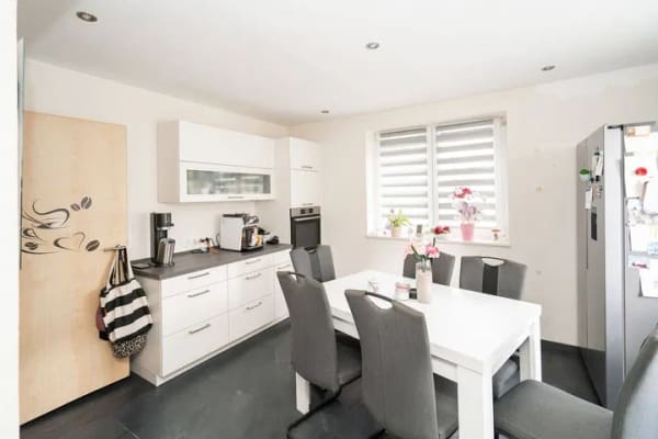 Immobilie in Mellrichstadt - Mellrichstadt-Frickenhausen: Gepflegtes 1-2-Familienhaus mit Garten und Ausbaupotenzial - Bild 3