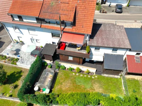 Immobilie in Oberkochen - DiePanoramastraße wird Ihrem Namen gerecht. Dieses vielseitige Objekt in ruhiger, familienfreundlicher Lage vereint großzügiges Wohnen für die Familie - Bild 0