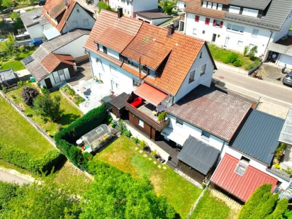 Immobilie in Oberkochen - DiePanoramastraße wird Ihrem Namen gerecht. Dieses vielseitige Objekt in ruhiger, familienfreundlicher Lage vereint großzügiges Wohnen für die Familie - Bild 3