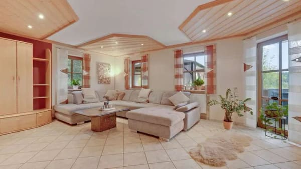 Immobilie in Alfeld - Herrschaftlich & Energieeffizient! Großzügiges Einfamilienhaus in idyllischer Alleinlage mit ELW - Bild 4