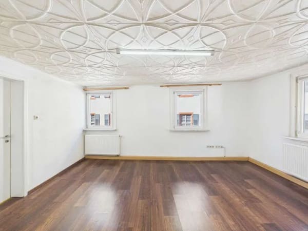 Immobilie in Oberkirch - Historisches Fachwerkhaus in Oberkirch - Gewerbe sowie Maisonette mit Top-Rendite! - Bild 1