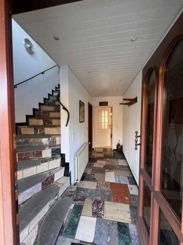 Immobilie in Osterholz-Scharmbeck - Gelegenheit! Zwei-Familienhaus, extra Baugrundstück, parkähnlicher Garten, Garagen, Dachterrasse - Bild 3