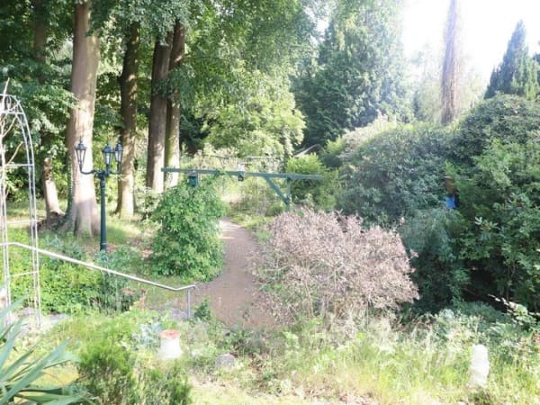 Immobilie in Osterholz-Scharmbeck - Gelegenheit! Zwei-Familienhaus, extra Baugrundstück, parkähnlicher Garten, Garagen, Dachterrasse - Bild 4
