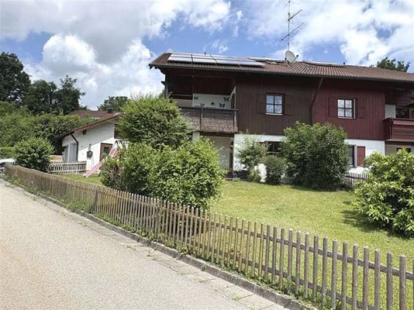 Immobilie in Rotthalmünster - Doppelhaushälfte mit Einliegerwohnung und Doppelgarage in Rotthalmünster - Bild 2