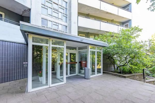 Immobilie in Reinbek - REINBEK - 2-Zimmer-Wohnung mit traumhaftem Panorama-Weitblick - 20. Etage! - Bild 2
