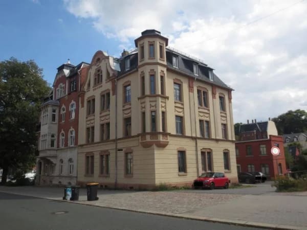 Immobilie in Lengenfeld - Objekt-Nr.: 32124 - Paketangebot! 2 vermietete 2-Zimmer-ETW mit Wanne und Balkon in Denkmalschutzobjekt Lengenfeld - Bild 1